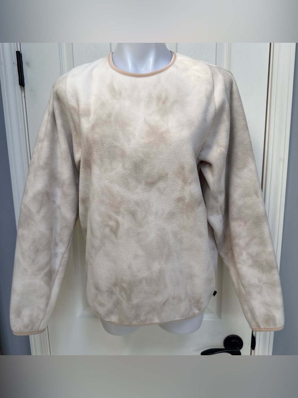 Lululemon Athletica Beige Ivory Tan Lab Fleece Crew Pullover Sweatshirt Sz M